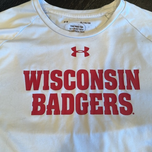 Wisconsin Badgers Shirt Under Armour - Picture 2 of 3